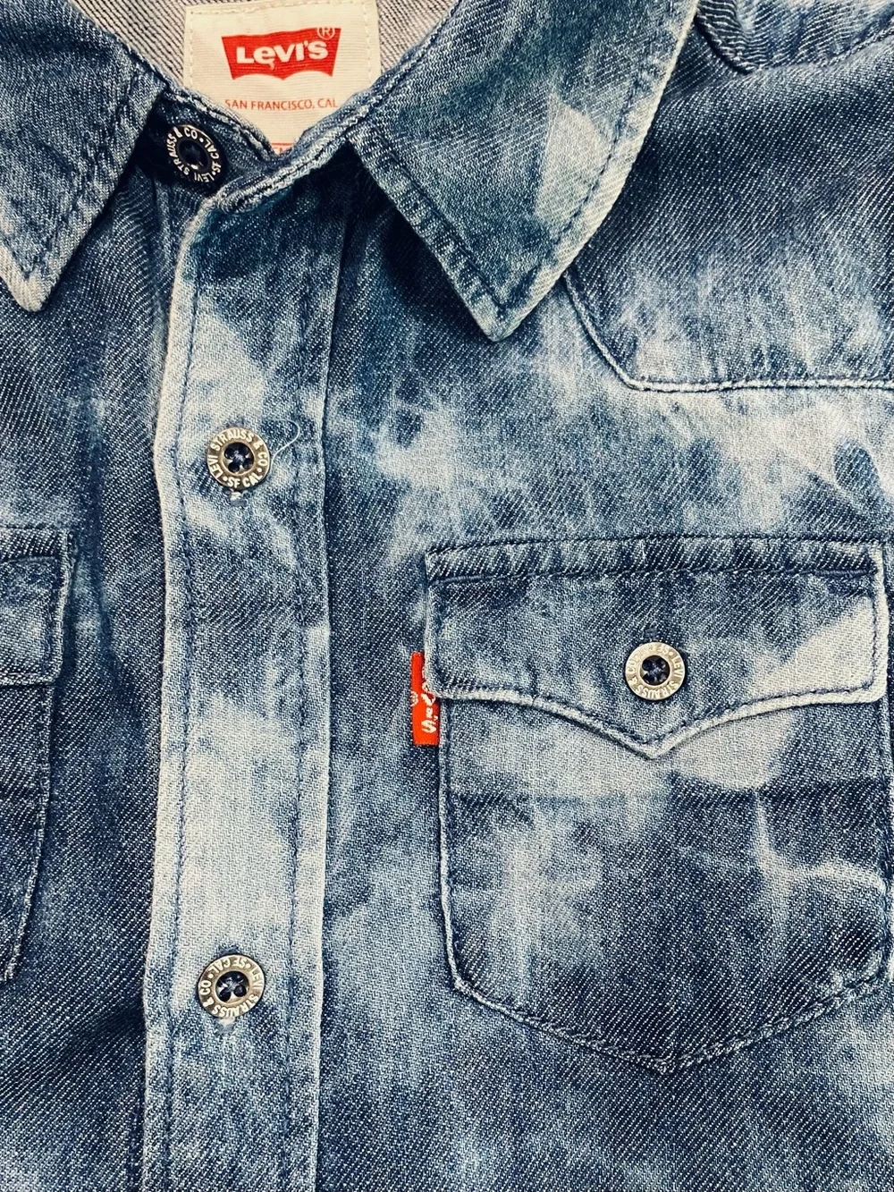Levi’s Boys’ Barstow Acid Wash Long Sleeve Button Down Western Shirt Size 7